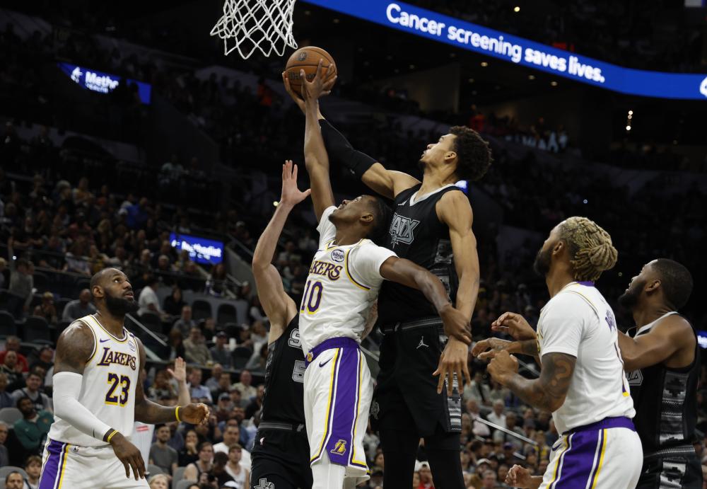 决赛中的比 决赛中的比