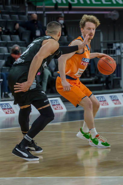 球和助攻向 球和助攻向